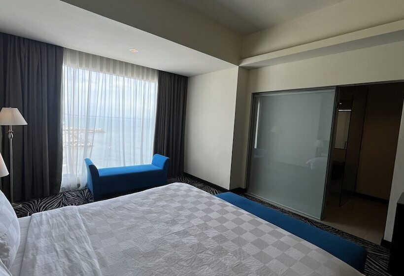 Номер Deluxe, Swiss Belhotel Silae Palu