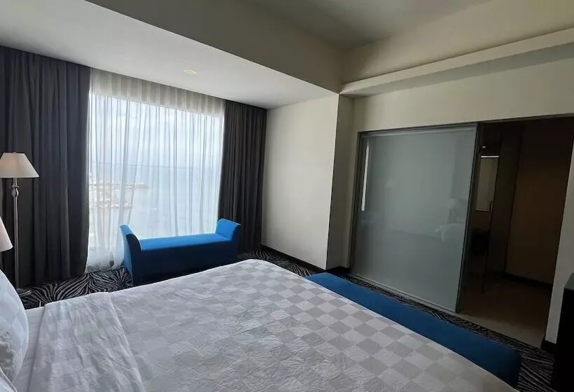 デラックスルーム, Swiss Belhotel Silae Palu