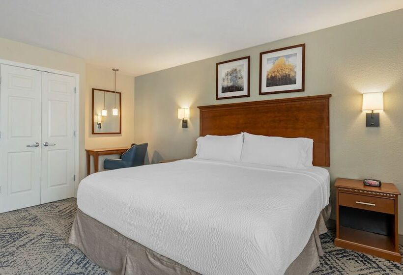 סוויטה, Candlewood Suites Indianapolis East, An Ihg