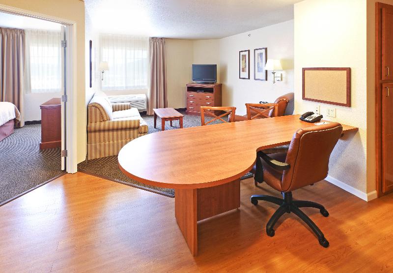 带大床的套房, Candlewood Suites Fayetteville, An Ihg
