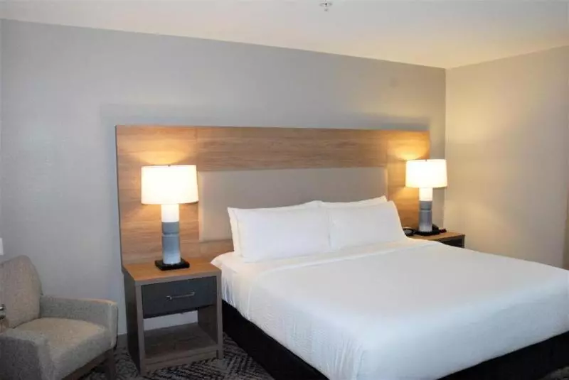 身障者適用スイートルーム, Candlewood Suites Tallahassee, An Ihg