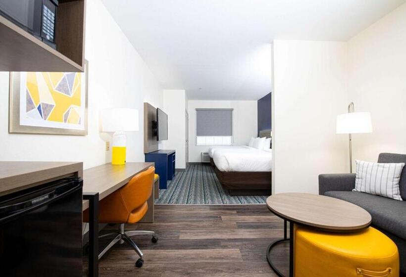 سوئیت با تخت بزرگ, Comfort Suites Oil Center