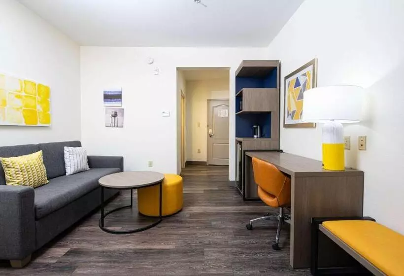 身障者適用キングサイズベッドルーム, Comfort Suites Oil Center