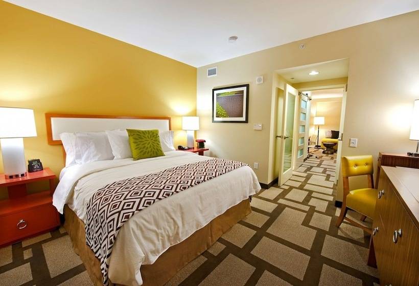 Люкс, Embassy Suites Houston Downtown