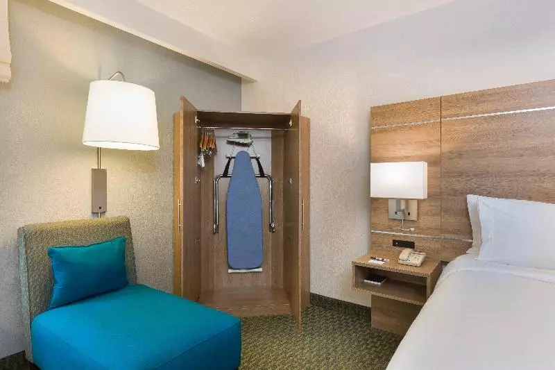 キングサイズベッドのスイートルーム, Holiday Inn Express Hotel & Suites Rock Springs Green River, An Ihg