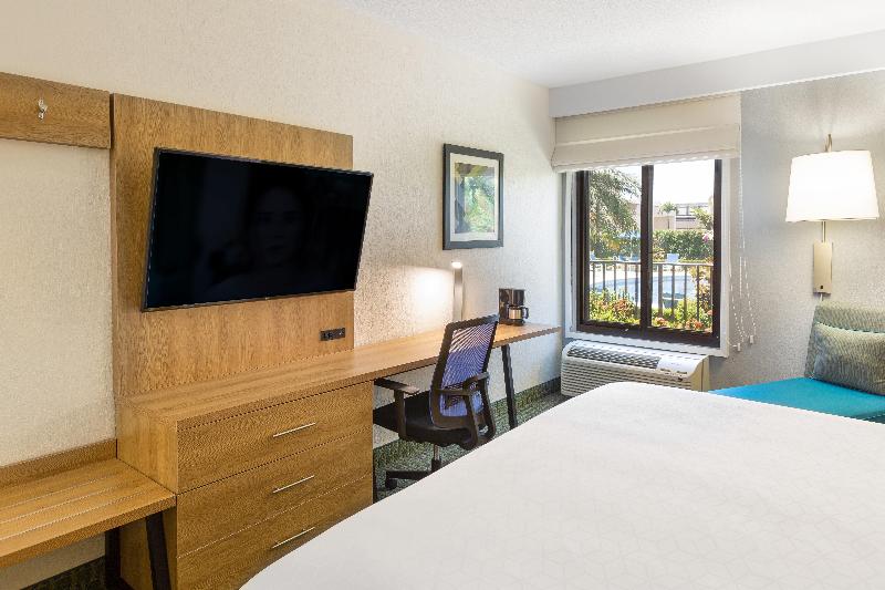 מיטת קינג בסוויטה, Holiday Inn Express Hotel & Suites Rock Springs Green River, An Ihg