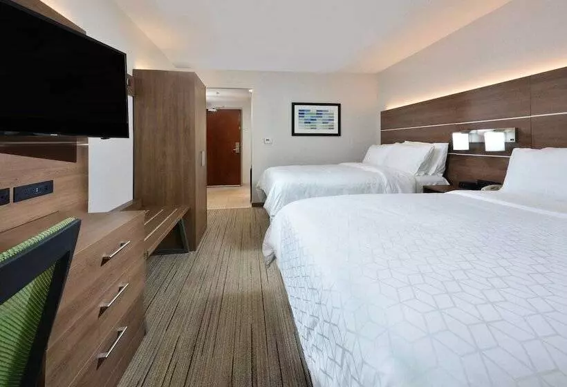 ２ダブルベッドのスタンダードルーム, Holiday Inn Express Raleigh Durham Airport, An Ihg