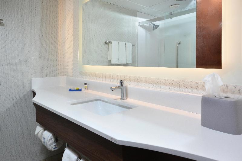 Стандартный Номер Кровать Кинг, Holiday Inn Express Raleigh Durham Airport, An Ihg