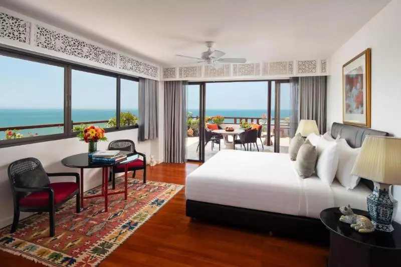 اتاق استاندارد برای معلولان, Holiday Inn Express & Suites Mitchell, An Ihg