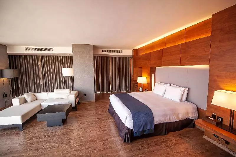 キングサイズベッドのスイートルーム, Holiday Inn Gwangju, An Ihg
