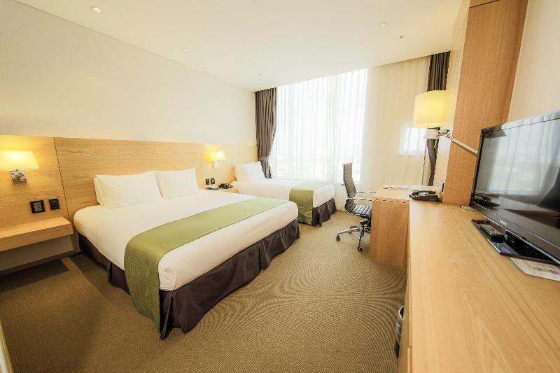 Quarto Standard Cama King para Deficientes, Holiday Inn Gwangju, An Ihg