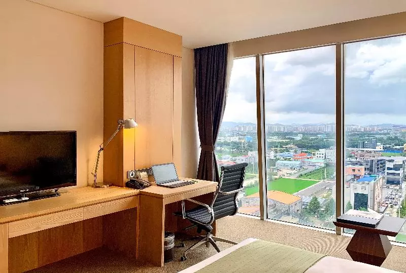 身障者適用キングサイズベッドルーム, Holiday Inn Gwangju, An Ihg