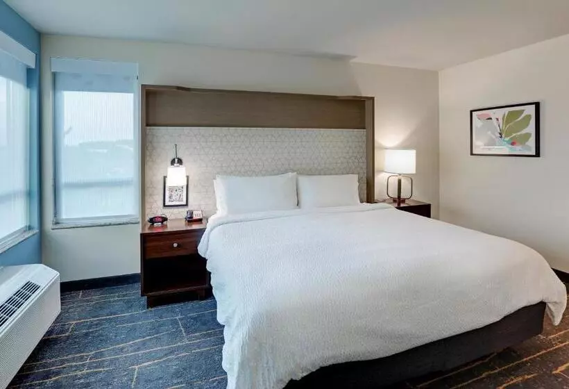 キングサイズベッドのエクゼクティブルーム, Holiday Inn Mobile Airport, An Ihg