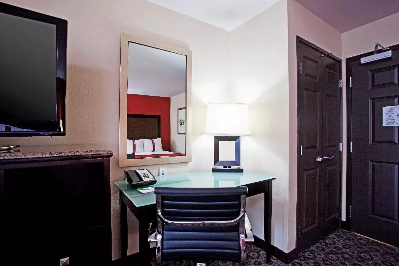 اتاق لوکس, Holiday Inn Oceanside Marina Camp Pendleton, An Ihg