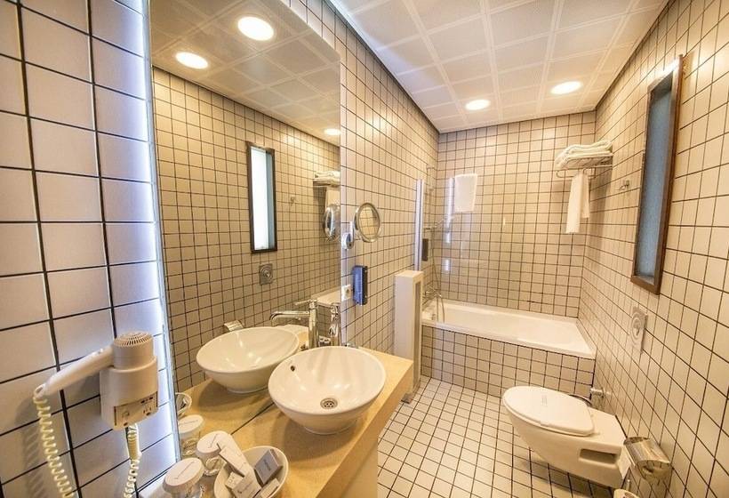 غرفة بيزنس, My