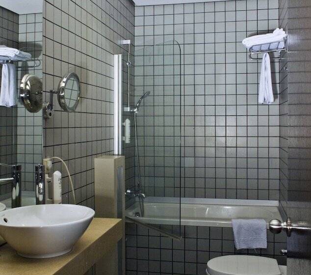 غرفة بيزنس, My