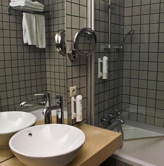 غرفة بيزنس, My