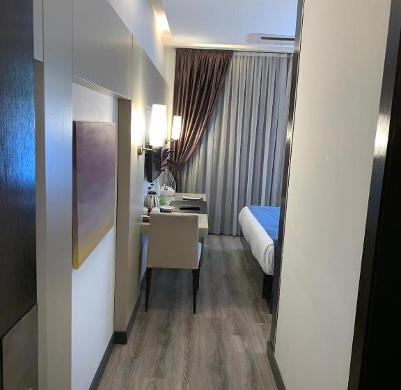 غرفة بيزنس, My