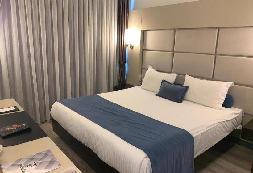 غرفة بيزنس, My