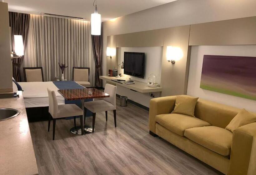 غرفة سوبيريور, My