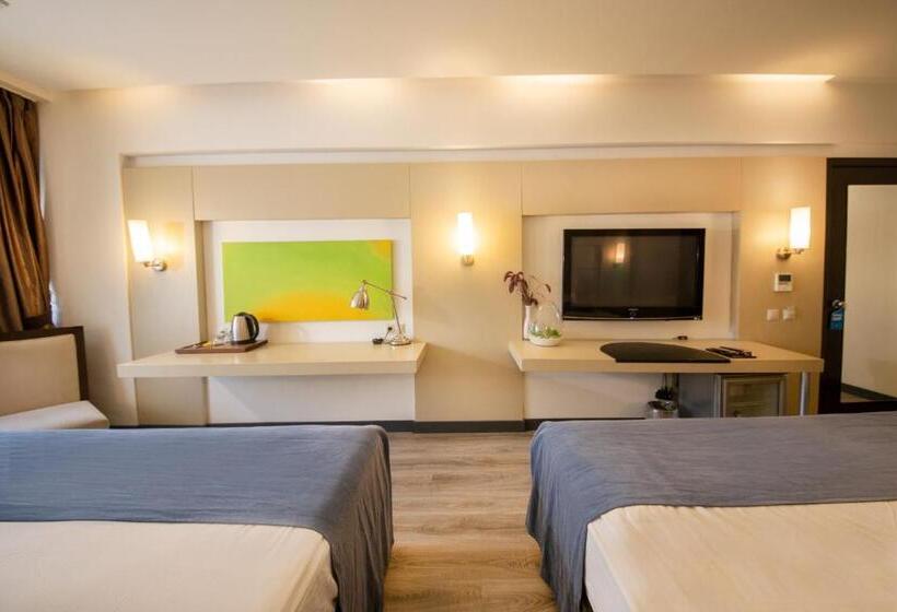 غرفة قياسية رباعية, My