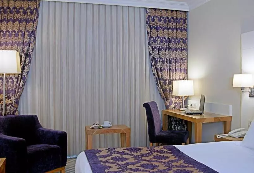 اتاق استاندارد یک نفره, Tugcu Hotel Select