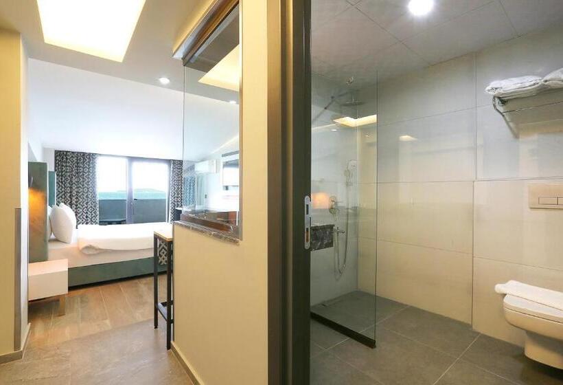 Номер Стандарт, Urla Pera