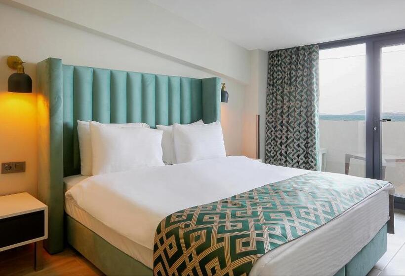 Номер Стандарт, Urla Pera