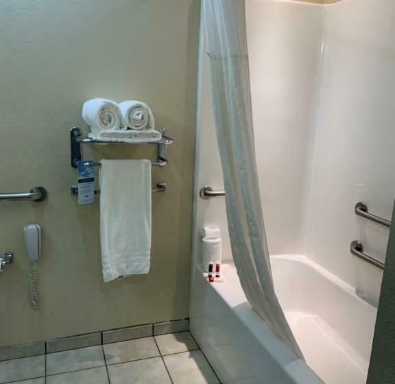 身障者適用スタンダードルーム, Microtel Inn & Suites By Wyndham Hattiesburg