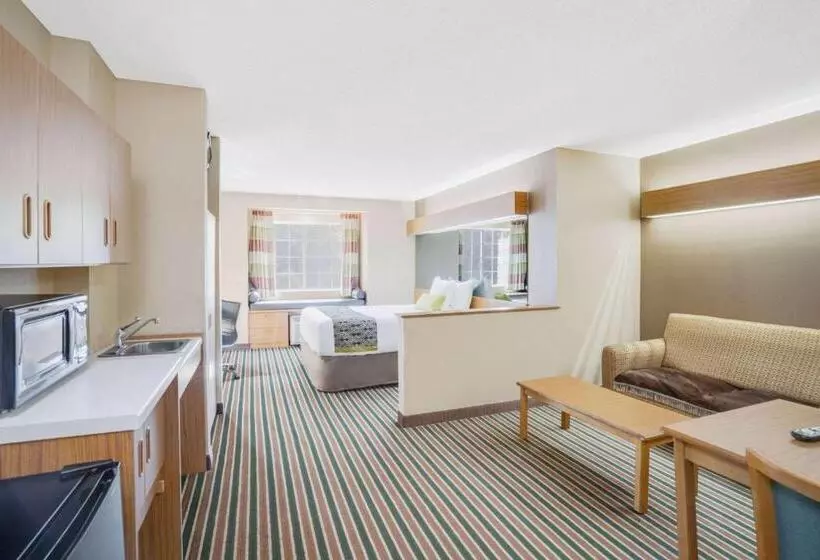 キングサイズベッドのデラックススイート, Microtel Inn & Suites By Wyndham Pigeon Forge
