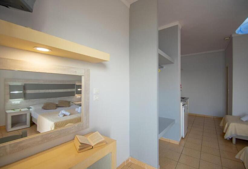 Family flat with sea view, Agoulos Beach