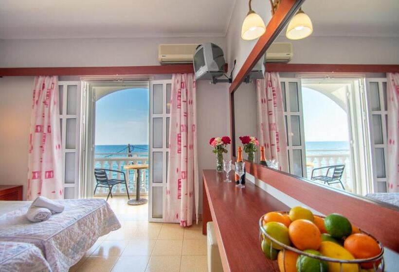 Family flat with sea view, Agoulos Beach