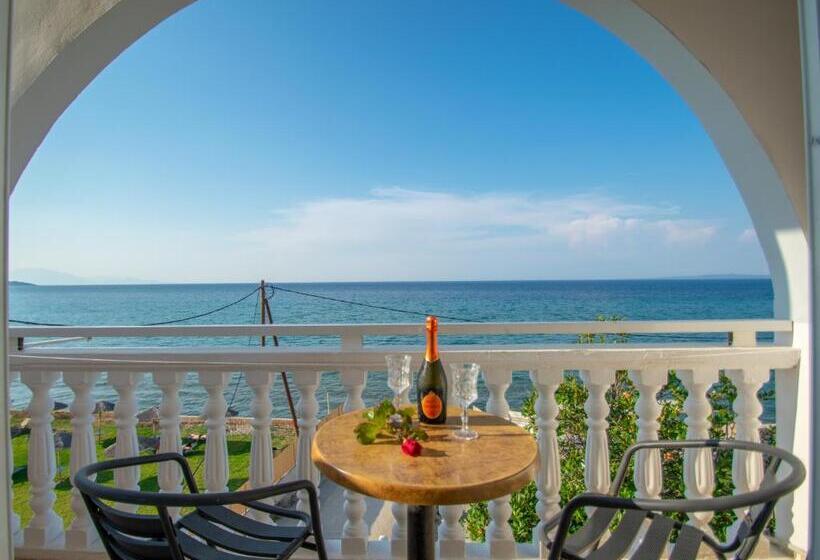 Family flat with sea view, Agoulos Beach