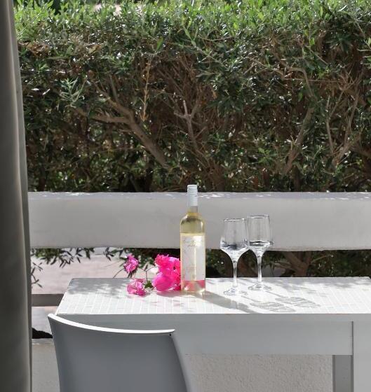 Классический номер с видом на горы, Elounda Krini