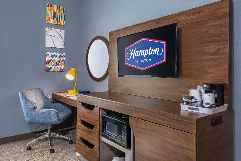 キングサイズベッドのスタンダードルーム, Hampton Inn & Suites Hopkinsville