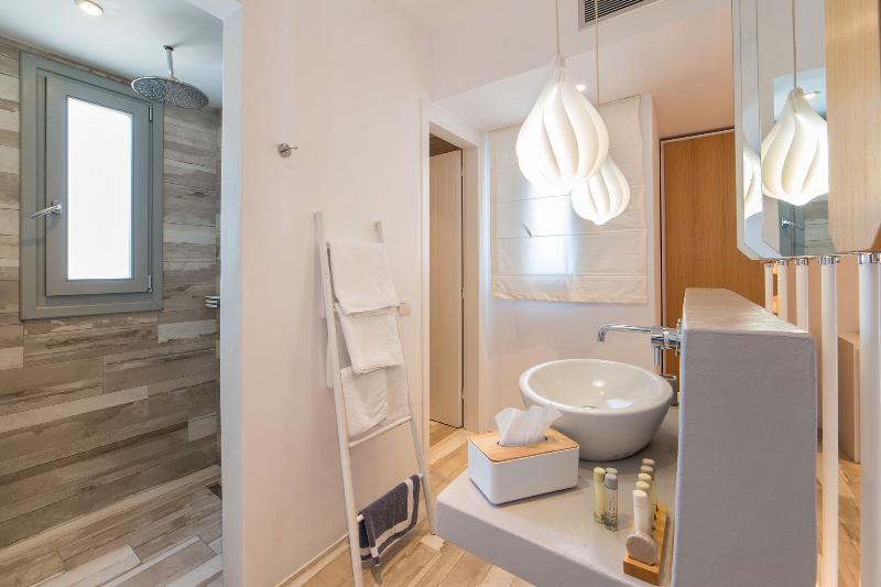 جناح جونيور, Hanioti Village Spa