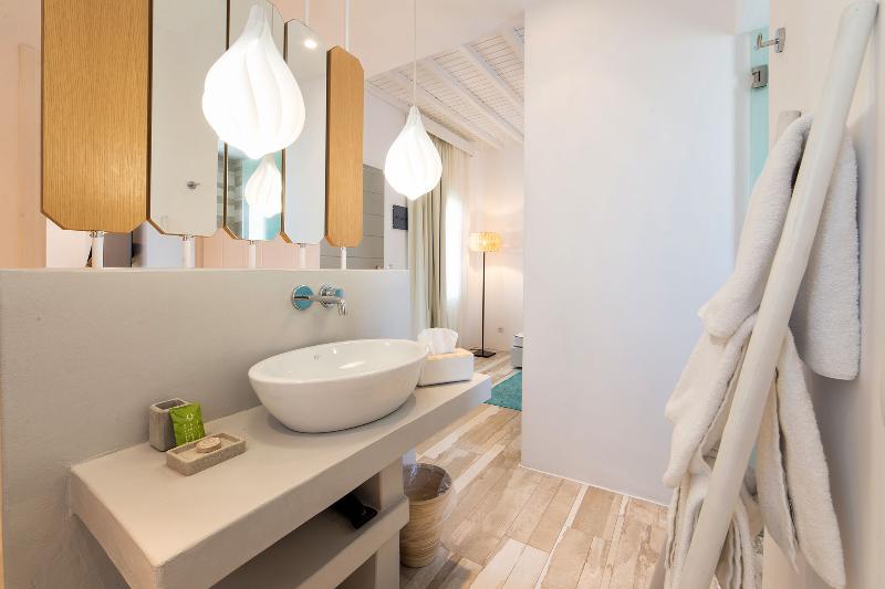 جناح جونيور, Hanioti Village Spa