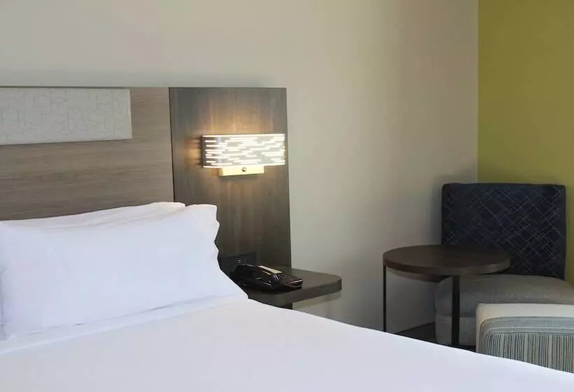 スタンダードルーム, Holiday Inn Express & Suites Wilson Downtown, An Ihg