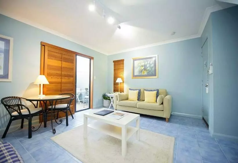 سوییت, The Beach House At Bayside