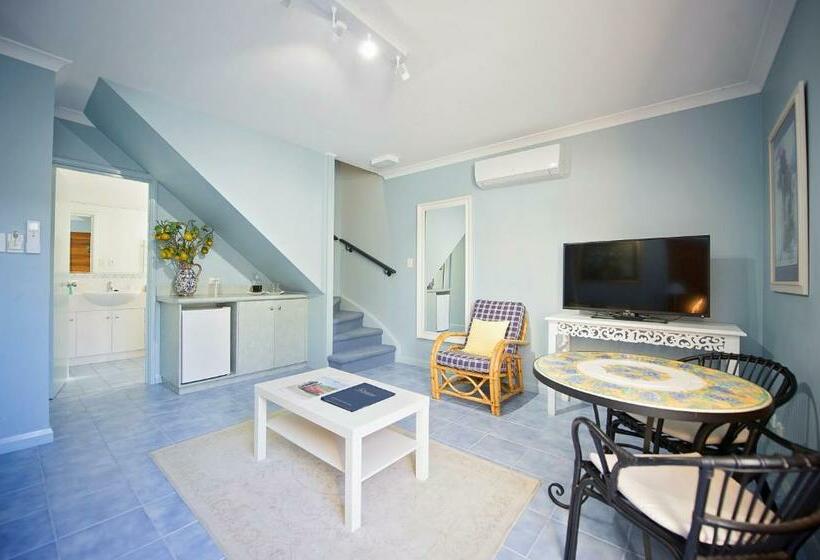 Люкс, The Beach House At Bayside