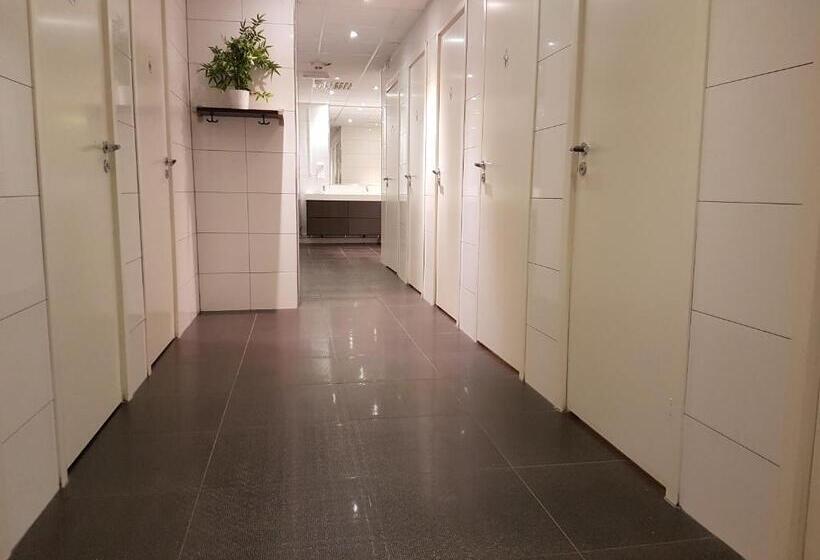 غرفة قياسية حمام مشترك, Vandrarhem Uppsala Centralstation