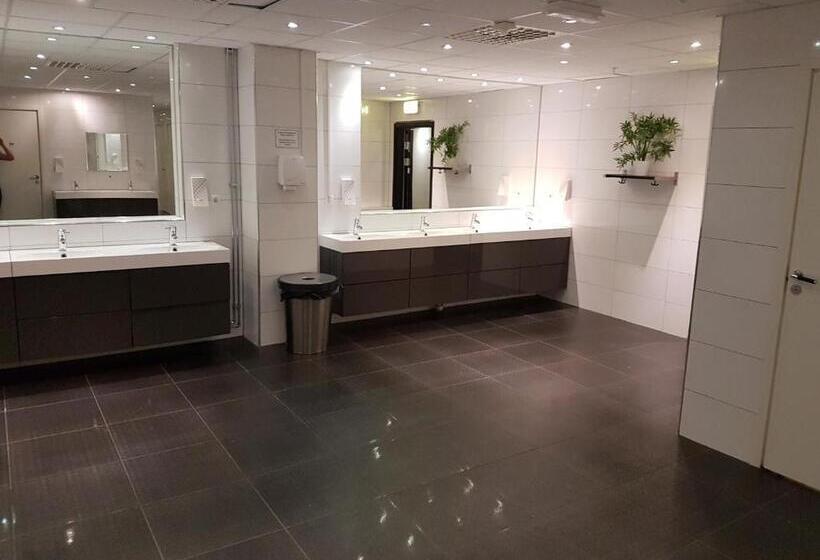 غرفة قياسية حمام مشترك, Vandrarhem Uppsala Centralstation