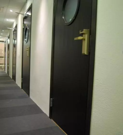 اتاق استاندارد یک نفره, Vandrarhem Uppsala Centralstation