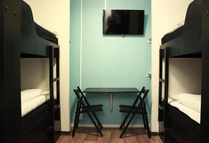 غرفة قياسية ثلاثية حمام مشترك, Vandrarhem Uppsala Centralstation