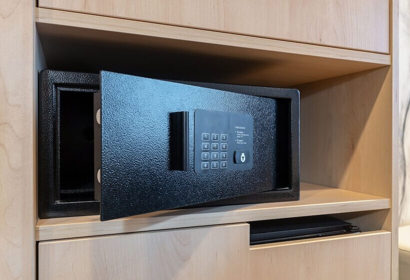 اتاق لوکس, Art Hotel Pallas By Tartuhotels