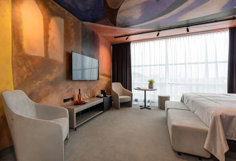 اتاق لوکس, Art Hotel Pallas By Tartuhotels