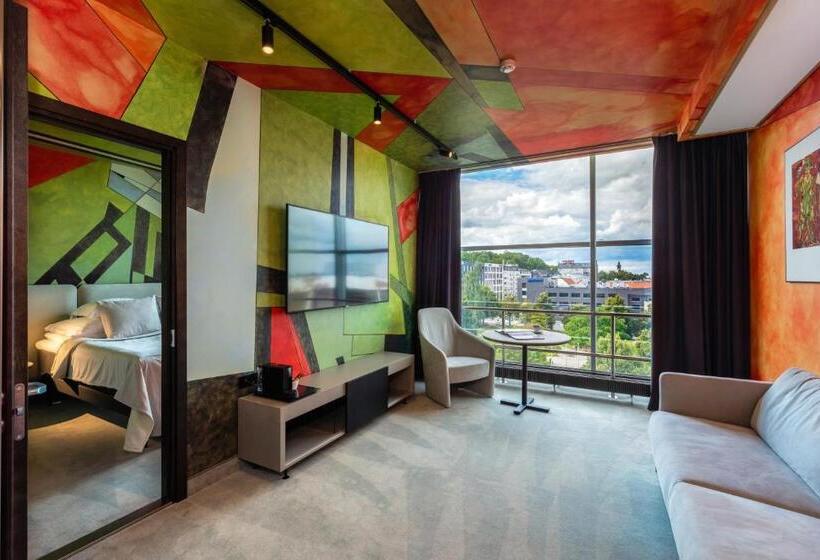 سوئیت کلاسیک, Art Hotel Pallas By Tartuhotels