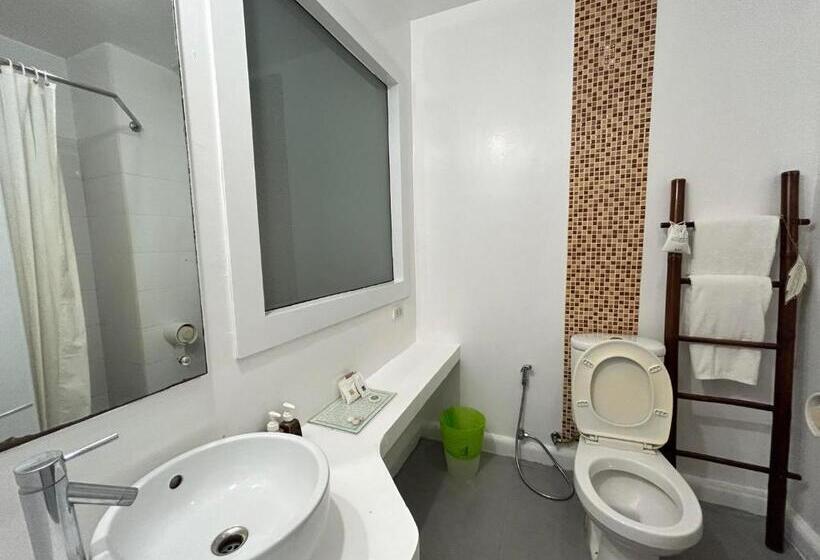 استودیوی استاندارد, Benyada Lodge   Surin Beach