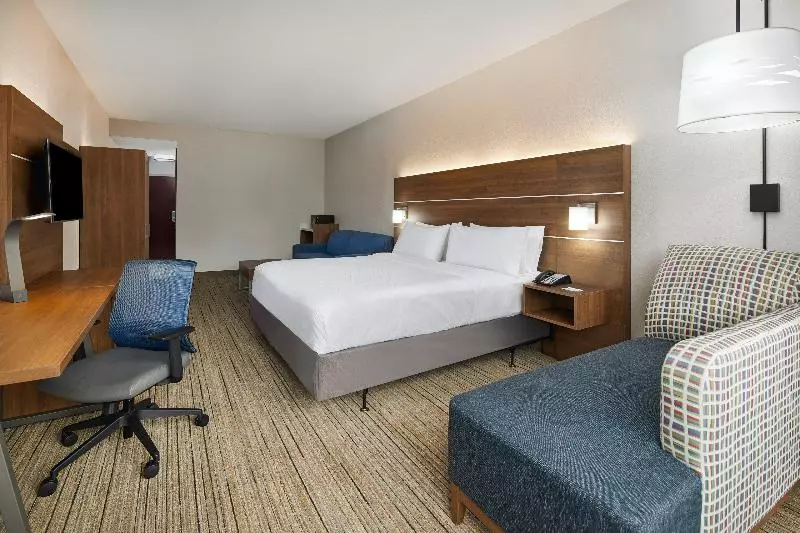 身障者適用キングサイズベッドルーム, Holiday Inn Express Hotel & Suites Pensacola West Navy Base, An Ihg