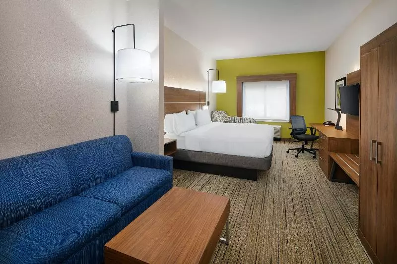 キングサイズベッドのスイートルーム, Holiday Inn Express Hotel & Suites Pensacola West Navy Base, An Ihg